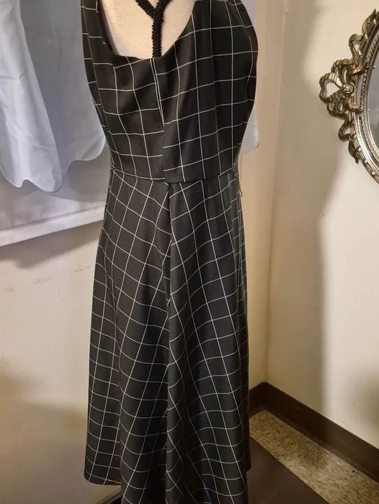 Elle Windowpane Plaid Fit & Flare Sleeveless Dress w/Pleated Neckline NWTS - Picture 4 of 8